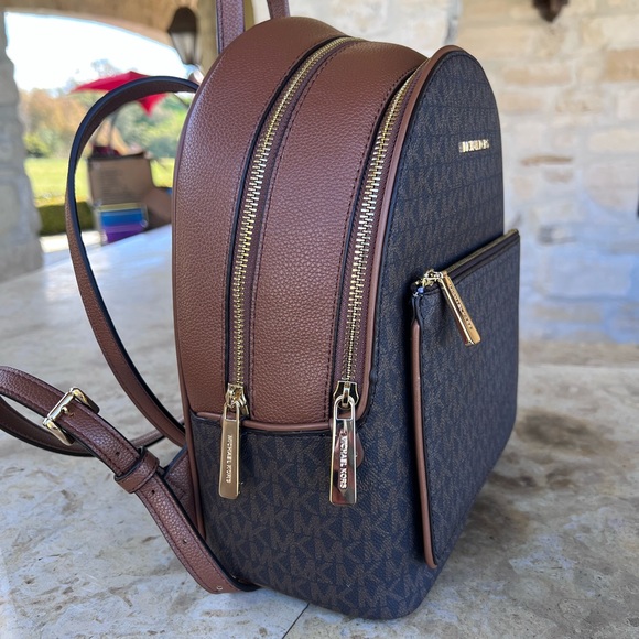 Michael Kors Adina Md signature backpack/wallet options brown signature - Picture 6 of 13